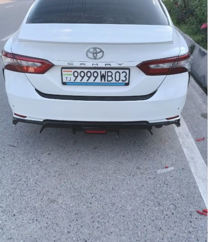 Диффузор на задний бампер Toyota Camry 6 XSE